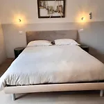 Bed and breakfast Luna Rossa 3*