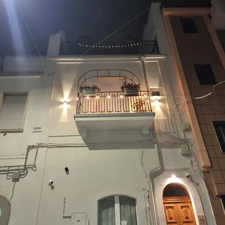 Luna Rossa Bed & Breakfast 3*