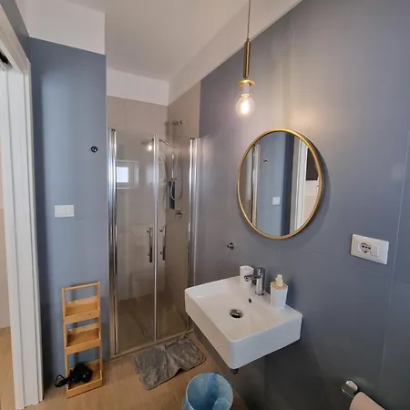 לינה וארוחת בוקר Luna Rossa 3*