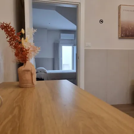 לינה וארוחת בוקר Luna Rossa 3*